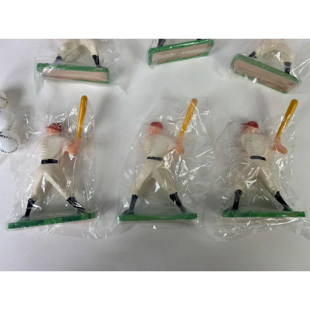 SET OF 7 VINTAGE HONG KONG PLASTIC BASEBALL PLAYER FIGURES - CAKE TOPPERS